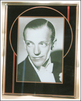 Concentric Circles & Mostly Black Deco Picture Frames